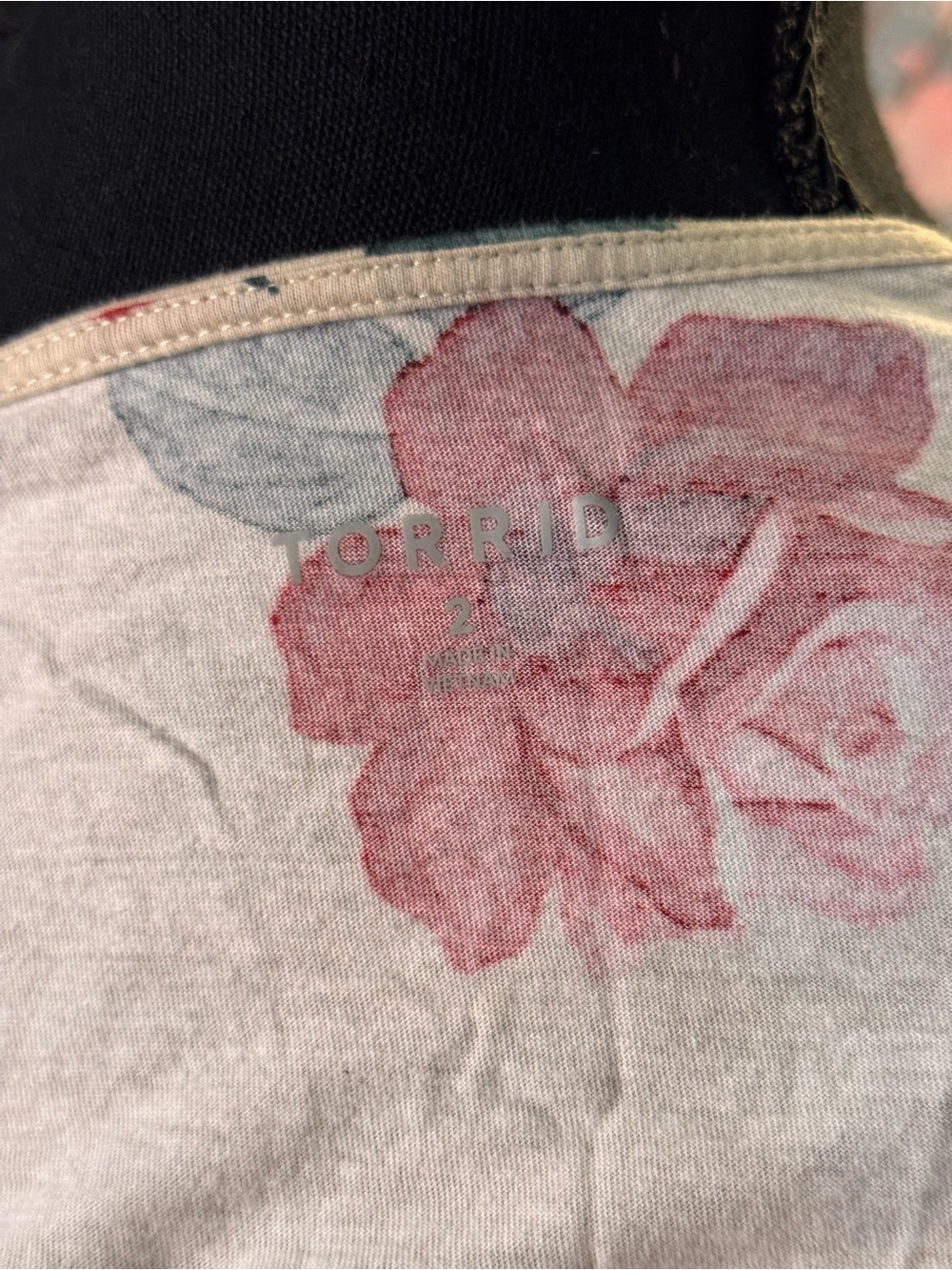 torrid Cream Floral Tie-Front Babydoll Top with Red Roses - Picture 4 of 4